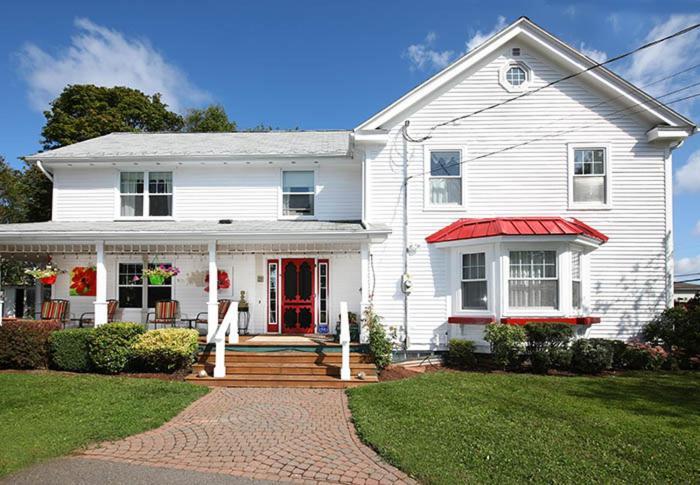 HOTEL WARM HOUSE RETREAT BED AND BREAKFAST SUMMERSIDE 4* (Canada) - from C$  185